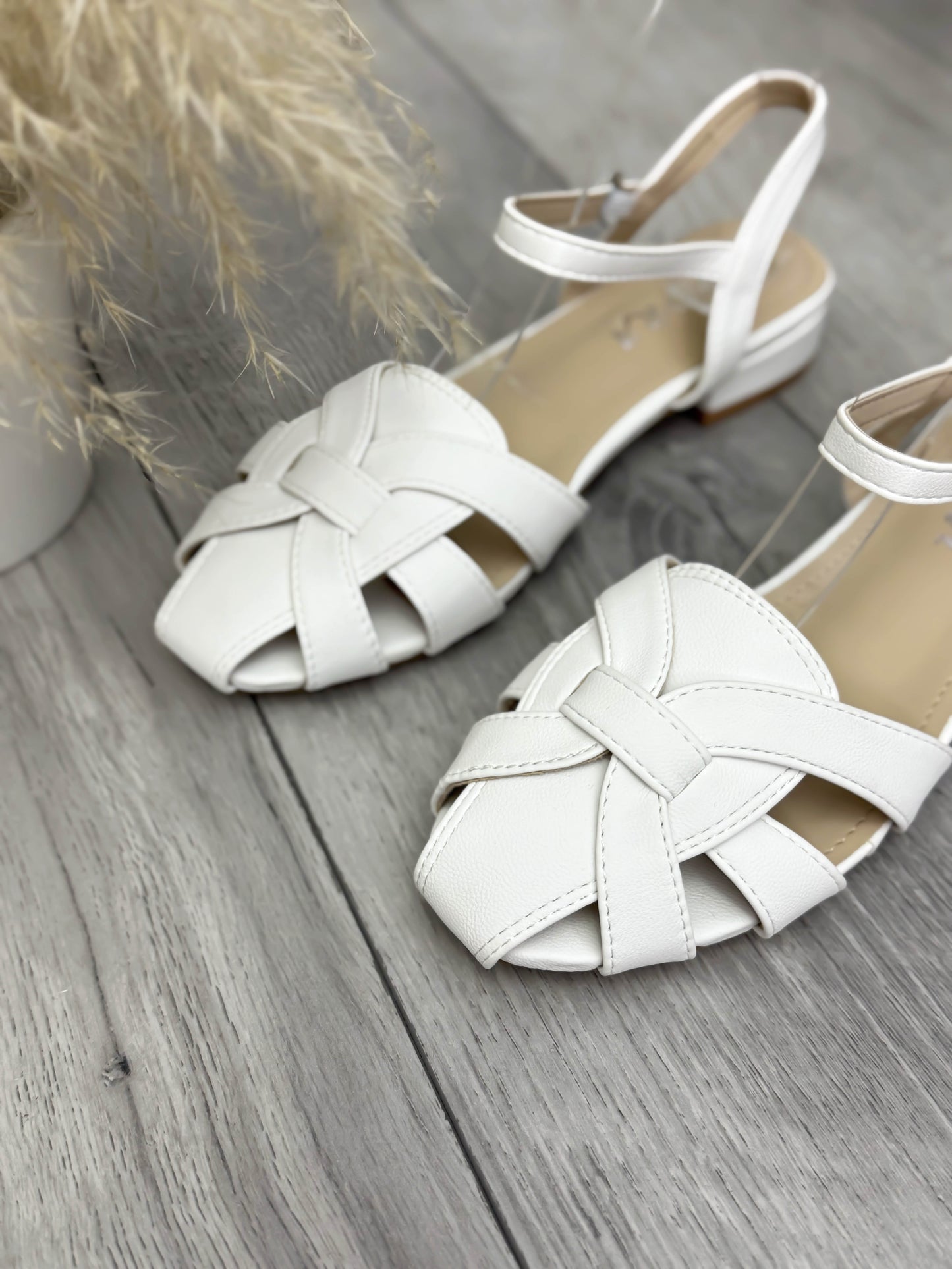 Sandale dama albe 620