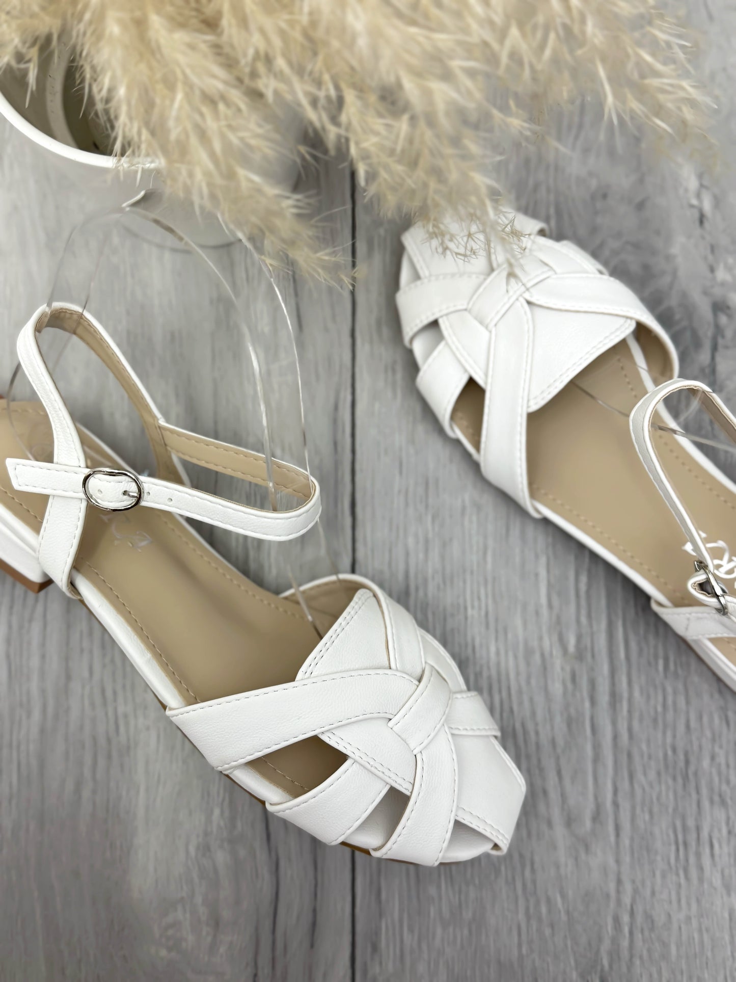 Sandale dama albe 620