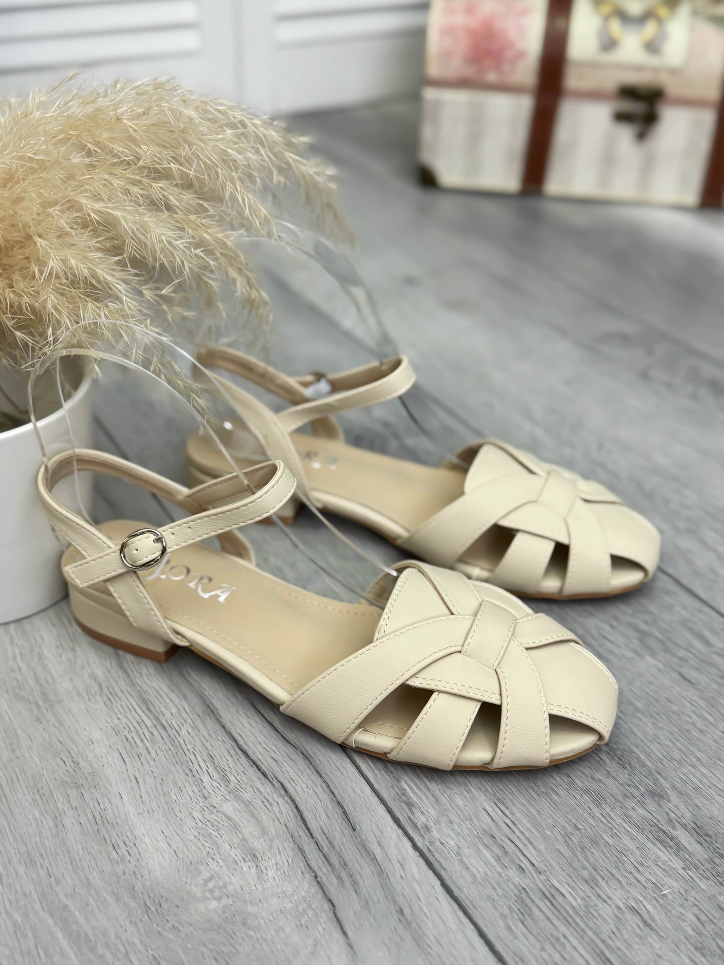 Sandale dama crem 620