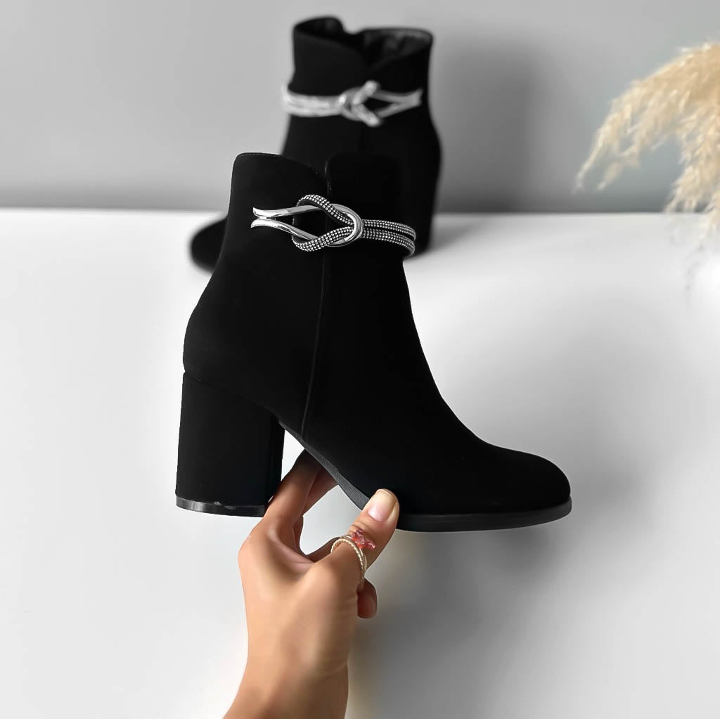 Ghete dama, piele intoarsa, negre, LA215