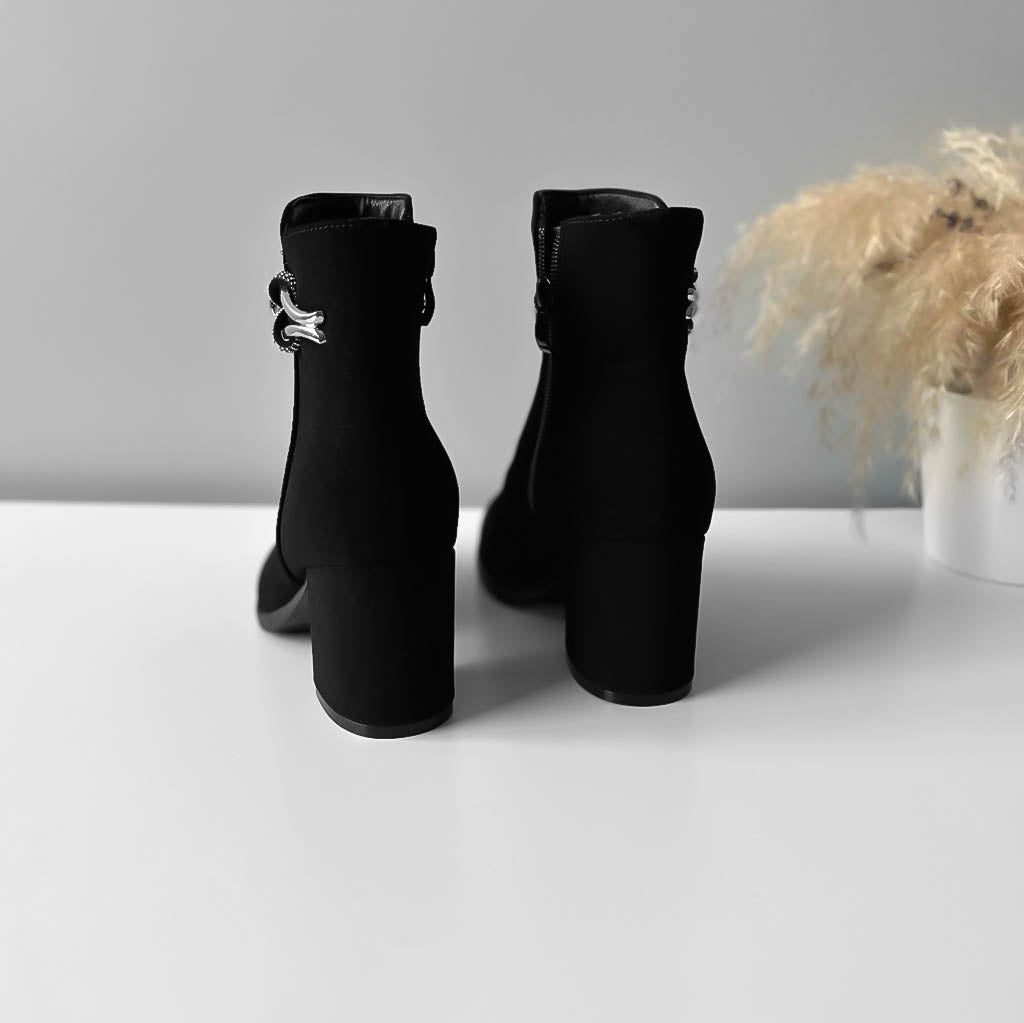 Ghete dama, piele intoarsa, negre, LA215