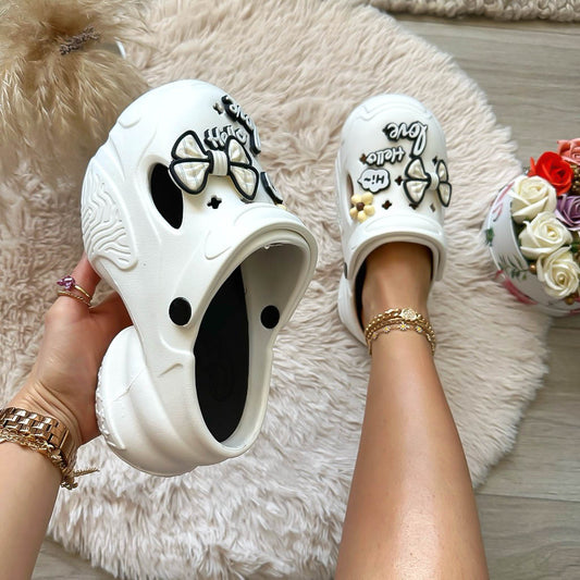 Saboti cu platforma 7 cm, cu ornamente, albi, XF30