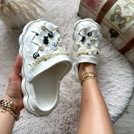 Saboti cu ornamente, albi, XF54